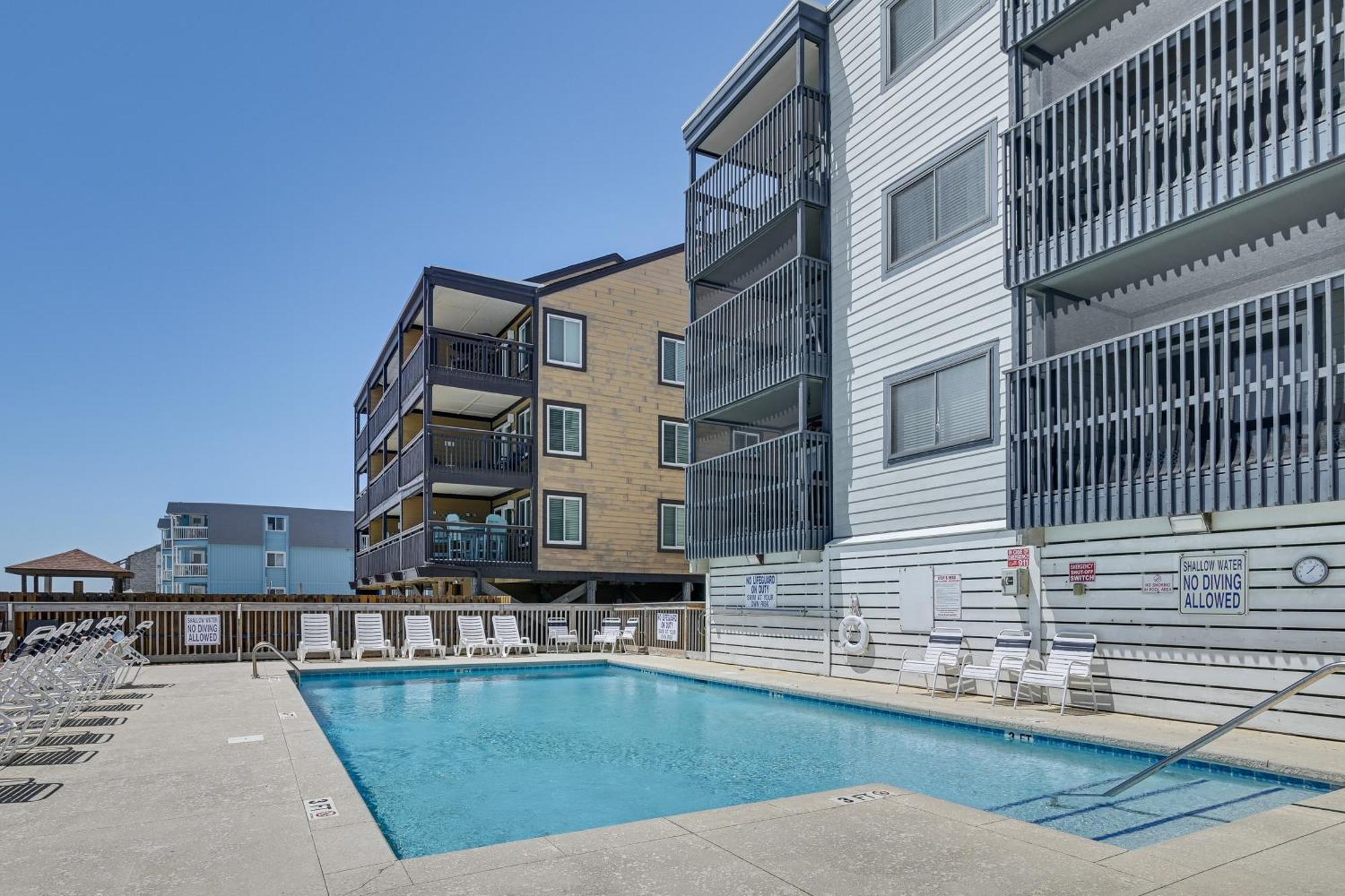 Coastal Condo On Beach With Community Pool Access! Myrtle Beach Bagian luar foto